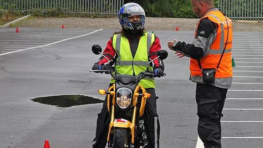 German drivers can jump on 125cc without taking a test - should UK do the same?